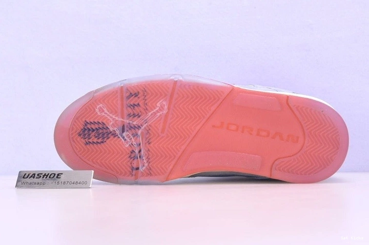 400 Trophy CI1899 Ice 5   Retro Jordan - Blue Room 0417